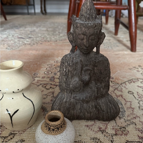 Set of Decorative Figurines and Vases - Picture 2 of 2